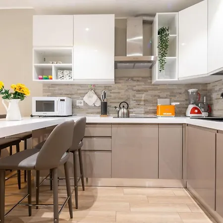 Pepi Modern By Mmega Apartment
